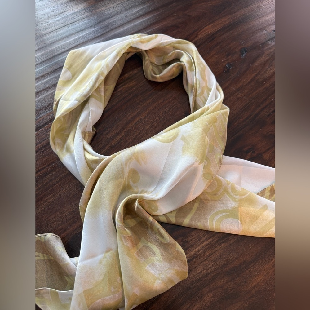 Elegant Gold and White Scarf